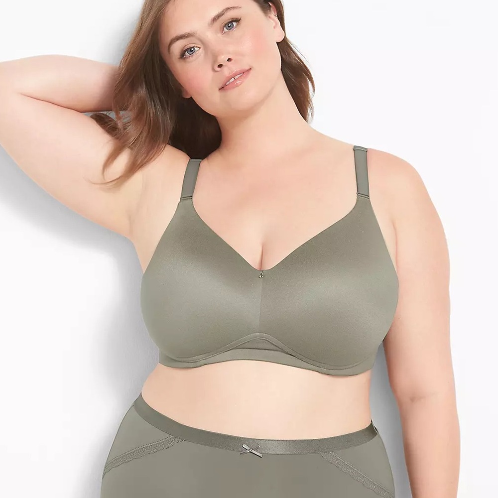 Cacique Lightly Lined Wireless Bra Backsmoother